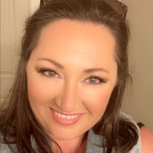 Meet your Posher, Liz